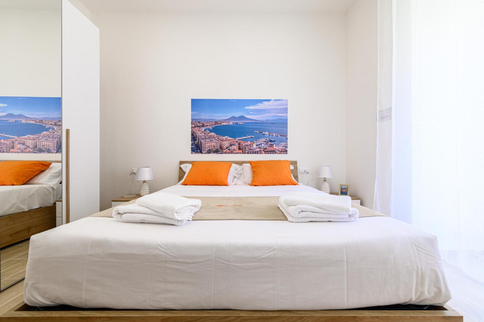 Appartamento Domus Romeo Napoli Esterno foto